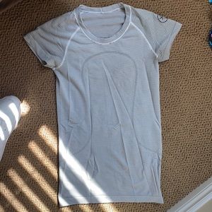 Lululemon T-shirt with beach volleyball club logo